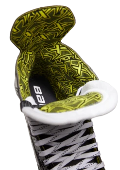 Bauer Vapor X3.5 Intermediate Roller Skates -Pro Hockey Supplies 1060231 RH Vapor X3.5 Skate 0525 clipped